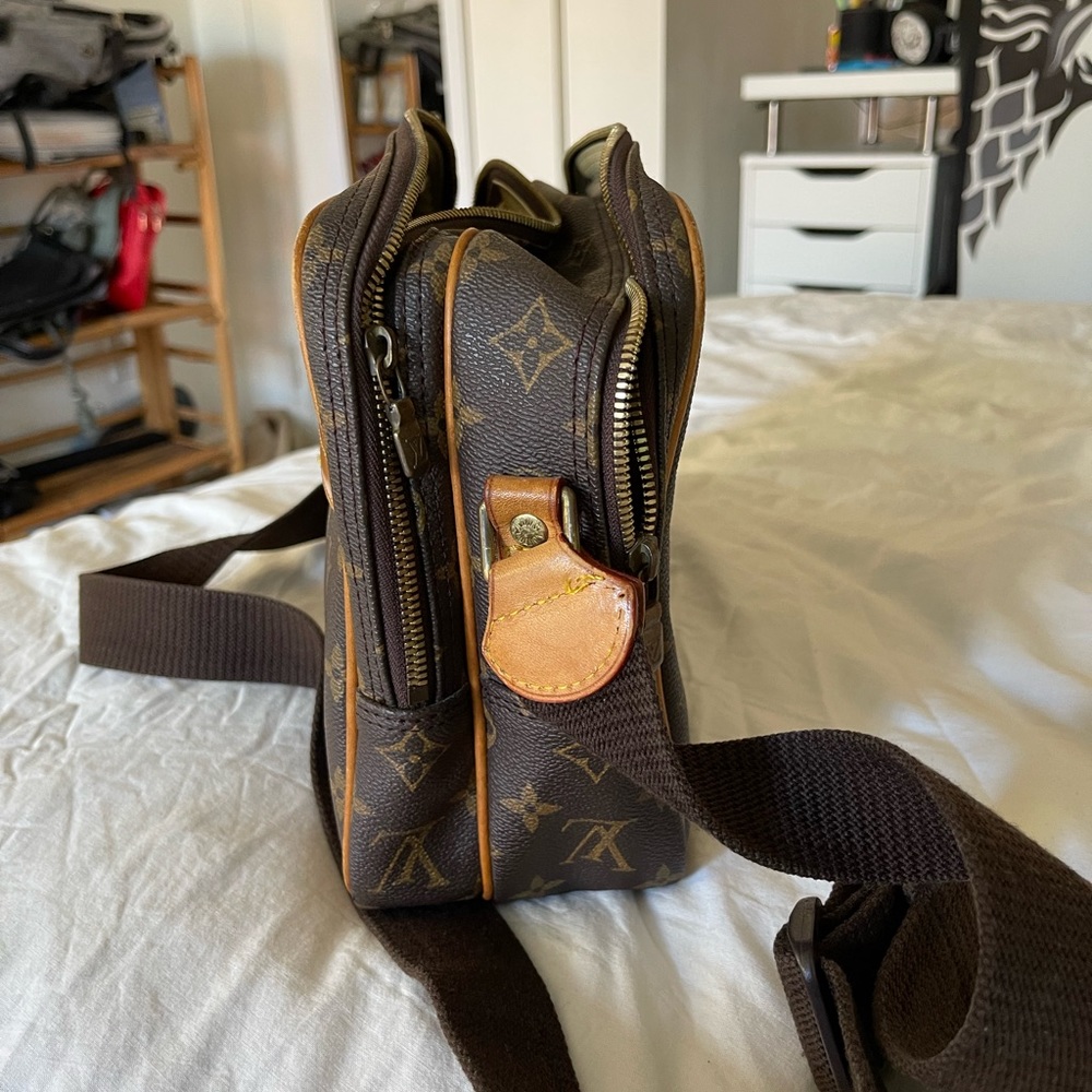 Louis Vuitton reporter bag
